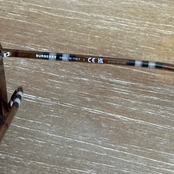 Like New Burberry Sunglasses - Picture 4 of 6